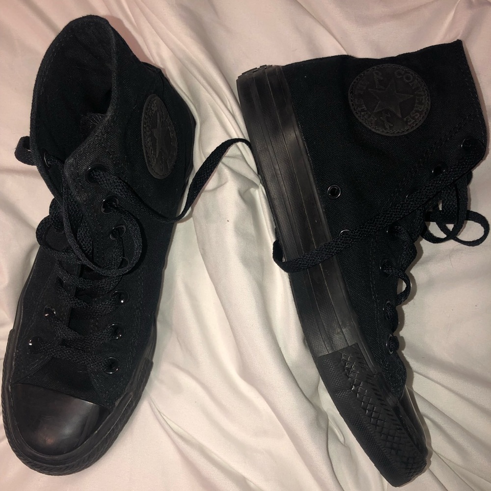 high top all black converse 🖤